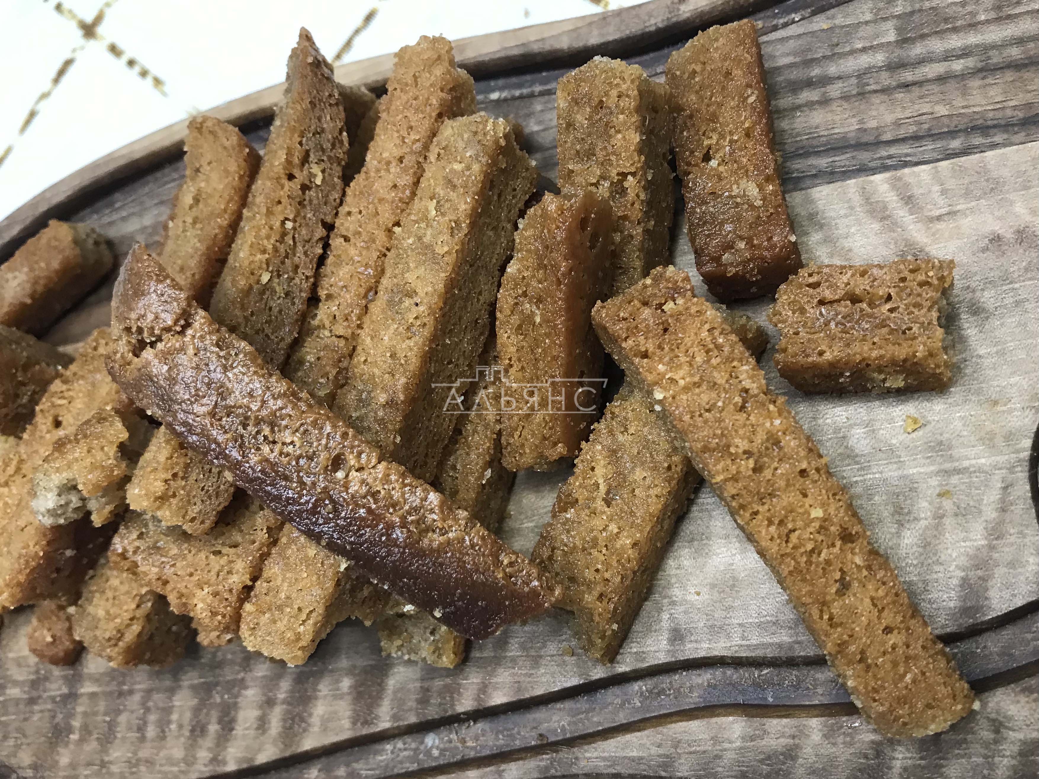 Деревенские гренки с чесноком в Черноголовке