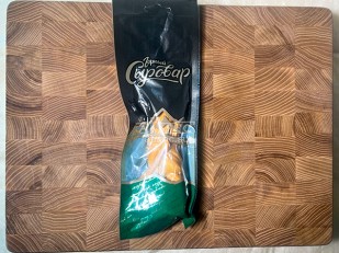 Мясо (АЛЬЯНС) вяленое курица в прянном томате (500гр): Сыр 100 гр ГОРНЫЙ СЫРОВАР (Косичка копчёная)