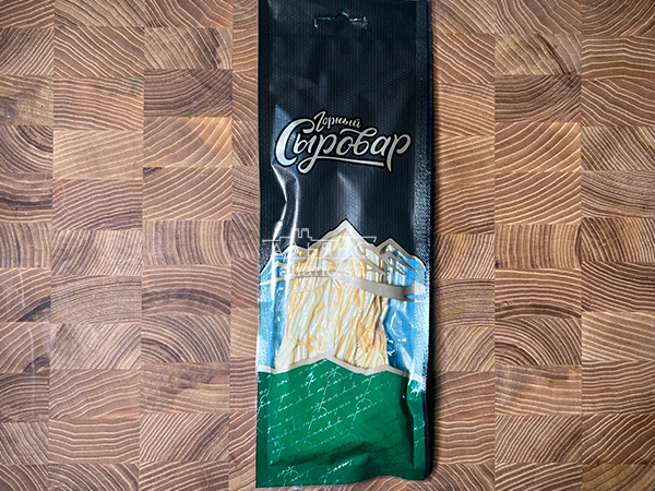 Сыр 60 гр ГОРНЫЙ СЫРОВАР (Паутинка копчёная) в Черноголовке