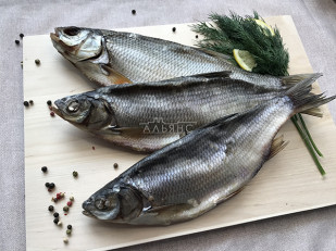 Мучные полоски МАЛИНОВЫЕ со вкусом острых бараньих рёбрышек 76 гр: Плотва вяленая